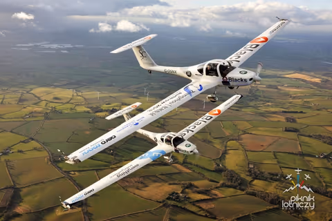 Aerosparx zaczarują wieczorne niebo! — 2