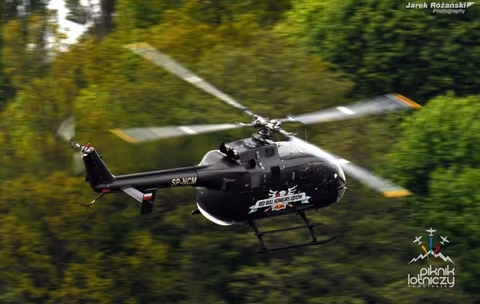 Marysia Muś na śmigłowcu BO-105 — 1